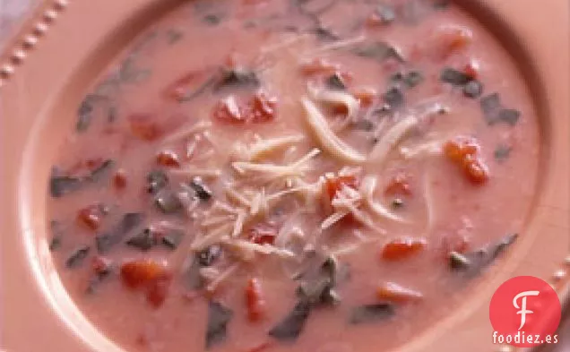 Sopa Cremosa de Albahaca y Tomate