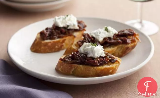 Crostini con Mermelada de Tomate Secado al Sol