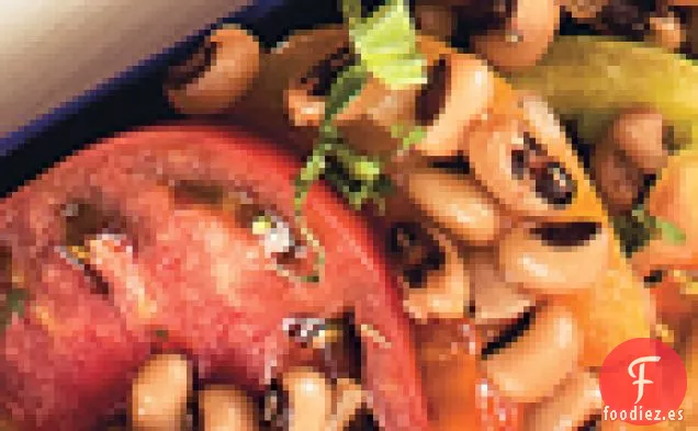 Tomates de Herencia con Vinagreta de Frijoles con Cáscara