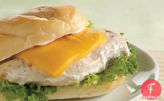 Sándwiches Ranch de Pollo con Queso