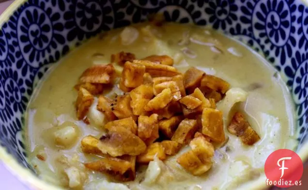 Sopa De Pescado Al Curry Con Croutons (Croutons paleo)