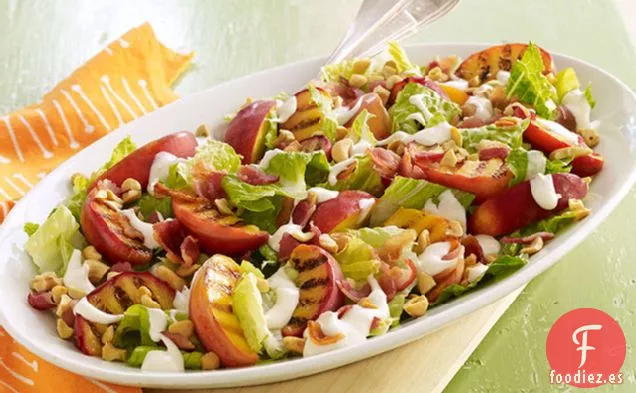 Ensalada de Melocotón a la Parrilla con Aderezo de Queso Azul
