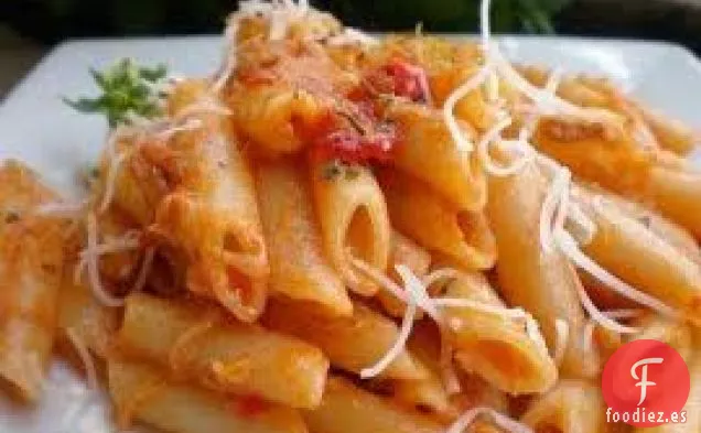 Pasta Con Queso Y Tomates