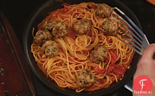Espaguetis y Albóndigas al Estilo Familiar