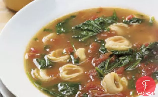 Tortellini con Ajo, Espinacas y Sopa de Tomate