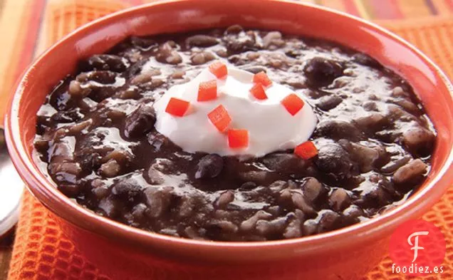 Sopa de Frijoles Negros y Arroz