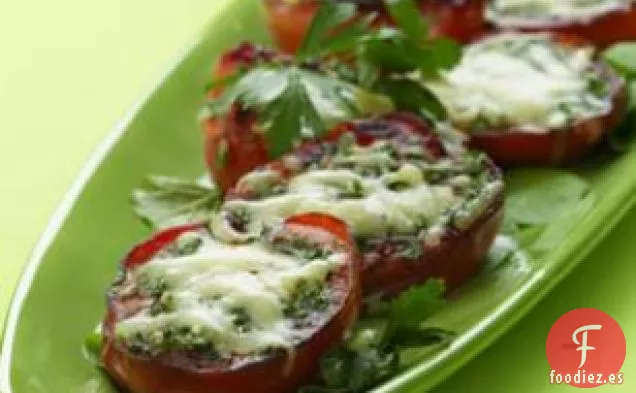 Tomates Cocidos En Sartén Con Gruyere Derretido