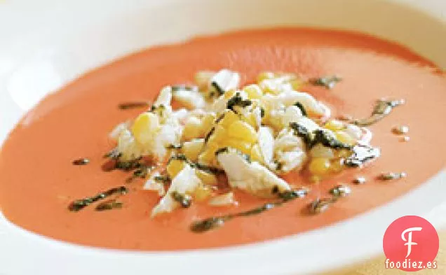 Sopa De Tomate Fría Con Ensalada De Cangrejo y Pistou