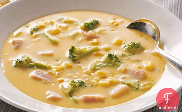 Sopa de Brócoli con VELVEETA ® y Jamón