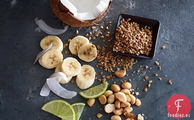 Nueces de Uva de Coco y Plátano con Lima