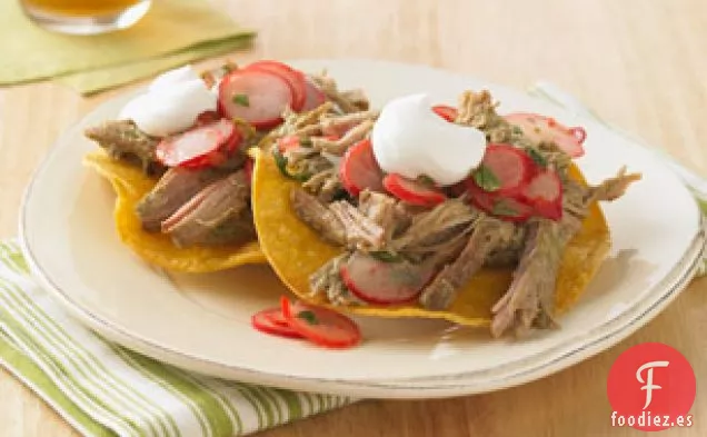 Tostadas de Cerdo Ralladas con Ensalada de Rábano Xnipec