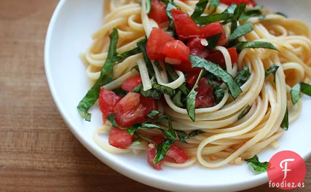Pasta con Agua de Tomate