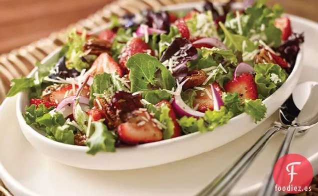 Ensalada de Pacanas Confitadas con Fresa