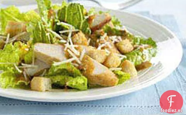 Ensalada César de Pollo a la Parrilla con Aderezo Picante de Chipotle