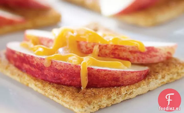 Tostadas de Manzana y Queso
