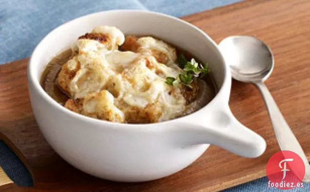 Abundante Sopa de Cebolla Francesa