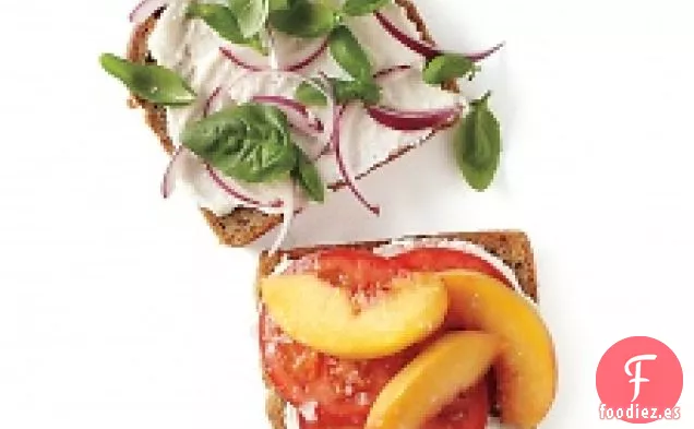 Sándwich De Melocotón, Tomate Y Ricota