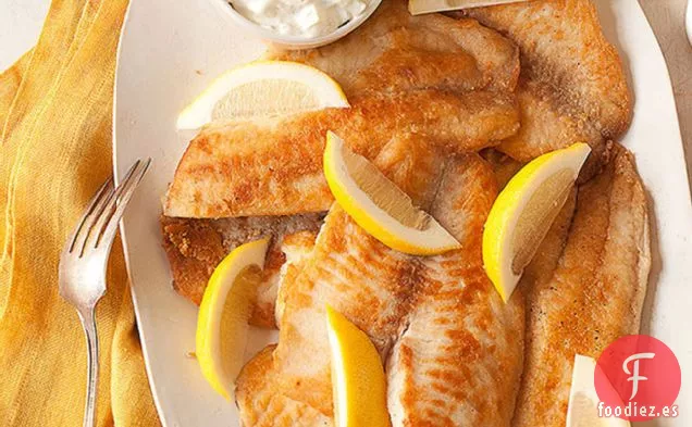 Pescado Crujiente con Nuestra Salsa Favorita