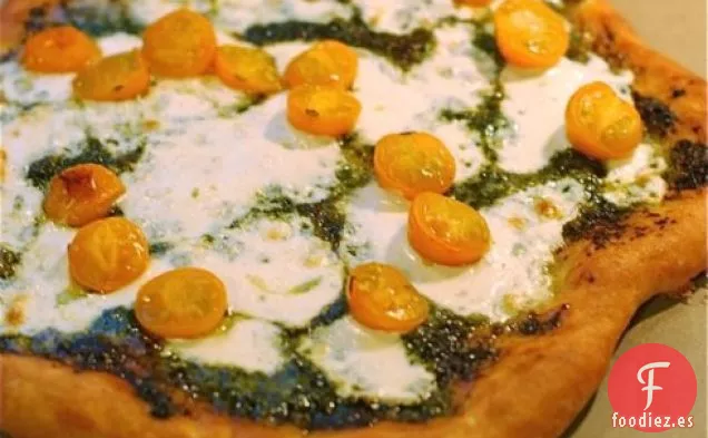 Pizza Casera de Pesto, Mozzarella y Tomate