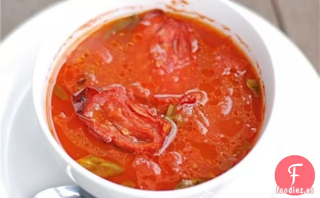 Sopa de Tomate Asado y Albahaca