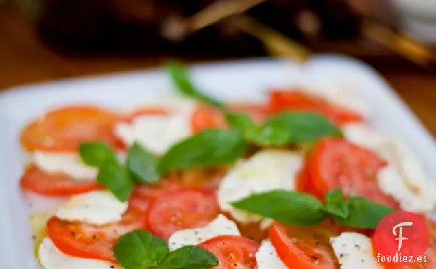 Ensalada De Tomate, Albahaca Y Mozzarella