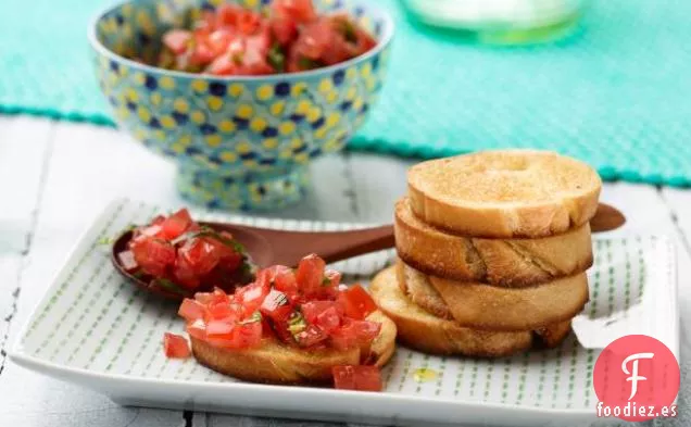 Bruschetta con Tomate y Albahaca