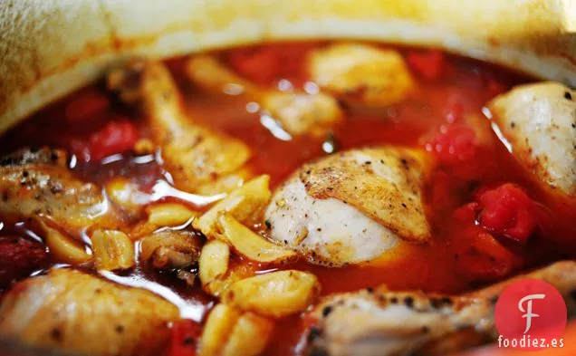 Pollo con Tomates y Ajo
