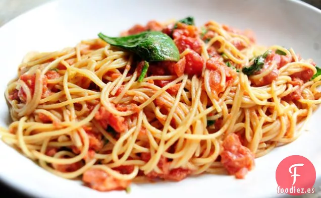Pasta con Salsa de Tomate y Queso Azul