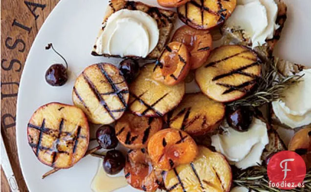 Bruschetta de Frutas a la Parrilla con Mascarpone de Miel