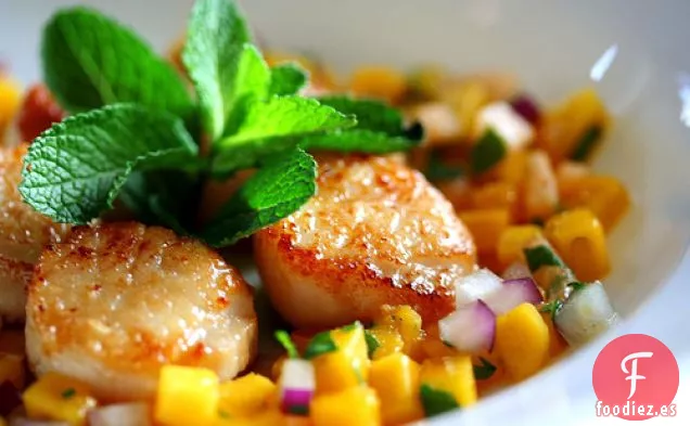Vieiras De Mar A La Brasa Con Salsa De Mango y melón