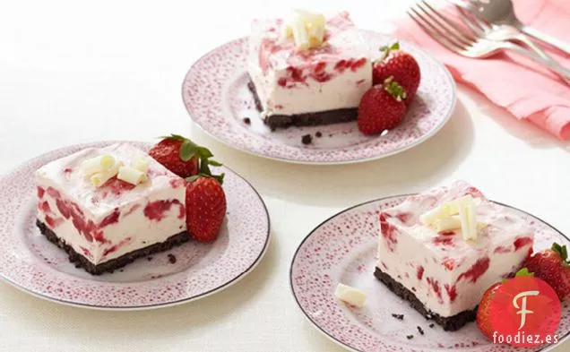 Cuadrados de Mousse de Fresa y Chocolate Blanco Congelados