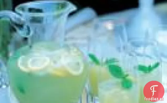 Agua Fresca De Miel Y Menta