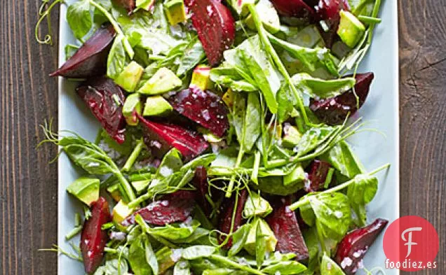 Ensalada de Remolacha con Brotes de Guisantes