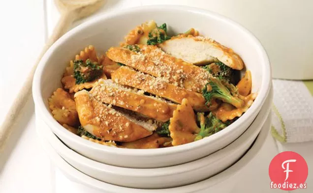 Pasta Cremosa con Pajarita con Pollo y Brócoli