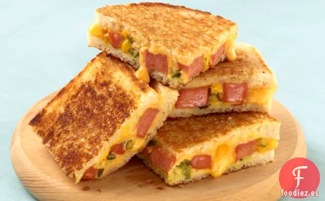 Sándwich de Queso de Perrito Caliente a la Parrilla