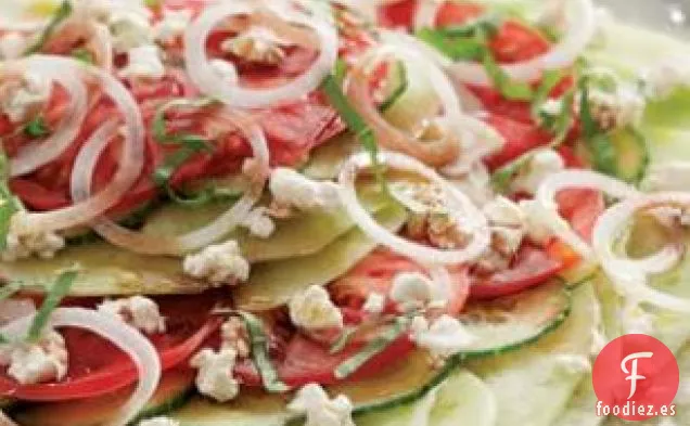 Ensalada De Melón, Tomate Y Cebolla Con Queso De Cabra