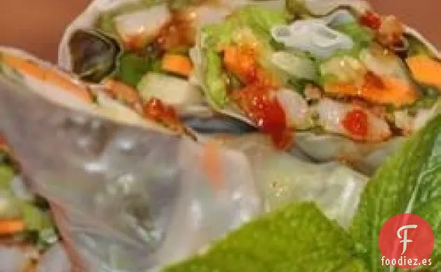 Rollos de Verano de Camarones con Salsa de Maní Asiático