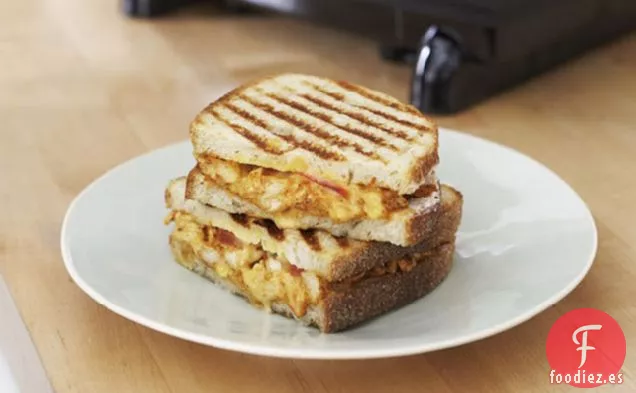 Panini de Ensalada de Pollo Suroeste