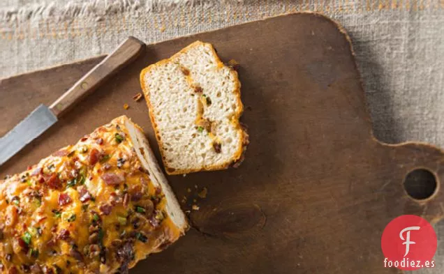 Pan de Mono con Tocino y Queso Cheddar