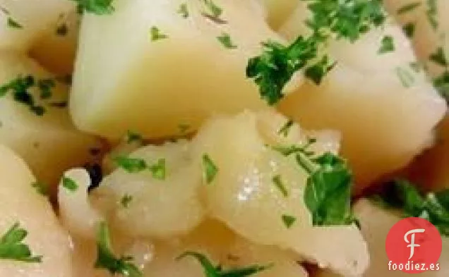 Patatas con Hierbas y Salsa