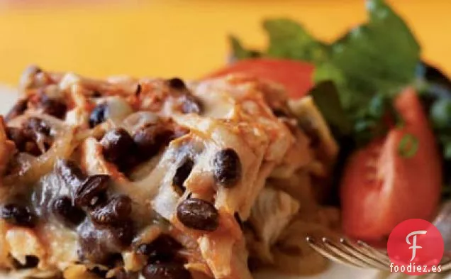 Chilaquiles de Frijoles Negros y Pollo