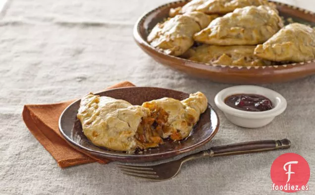 Empanadas de Pavo con Salsa de Arándanos y Barbacoa