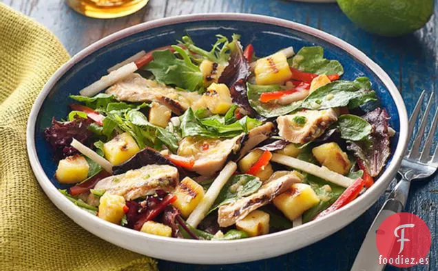 Ensalada de Pollo y Piña a la Parrilla con Aderezo Serrano de Piña
