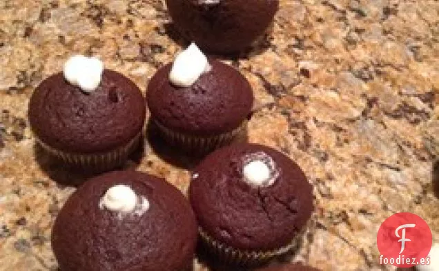 Cupcakes de Chocolate Rellenos de Crema