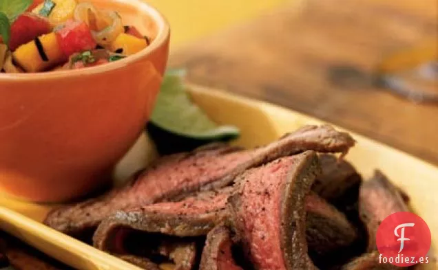 Filete de Costado con Chutney de Mango y Sandía a la Parrilla