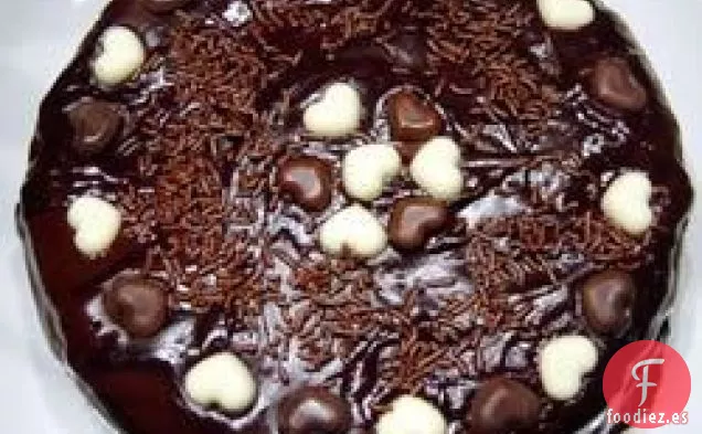 Pastel de Chocolate con Suero de Mantequilla con Glaseado de Caramelo