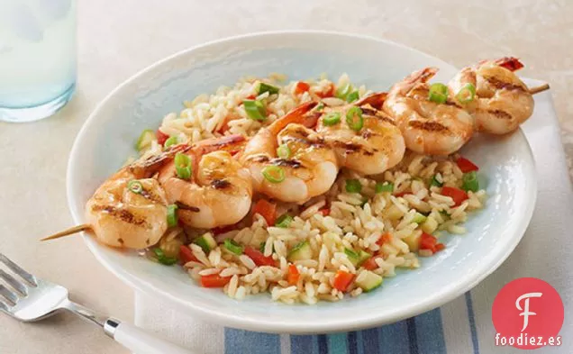 Brochetas de Camarones Todo en Uno con Arroz a la Parrilla