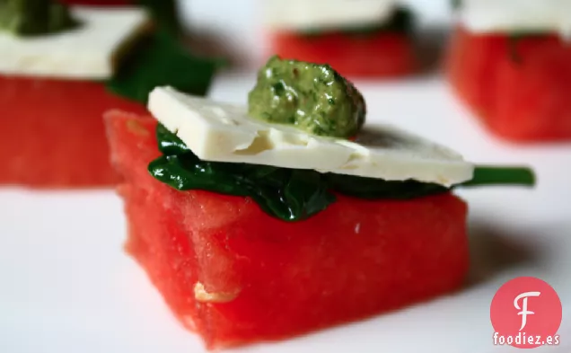 Bocados De Sandía Con Queso Feta, Espinacas Frescas Y Cilantro-menta