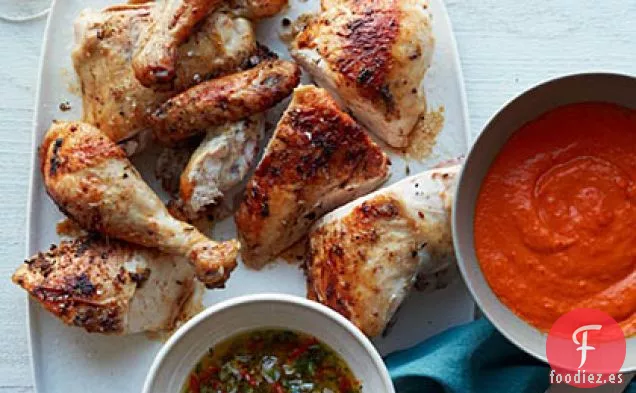 Pollo Asado Frotado con Especias con Dos Salsas