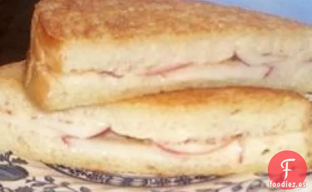 Sándwich de Queso a la Parrilla, Canela y Manzana